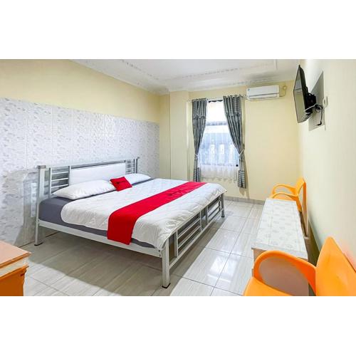 RedDoorz near Grage Mall Cirebon