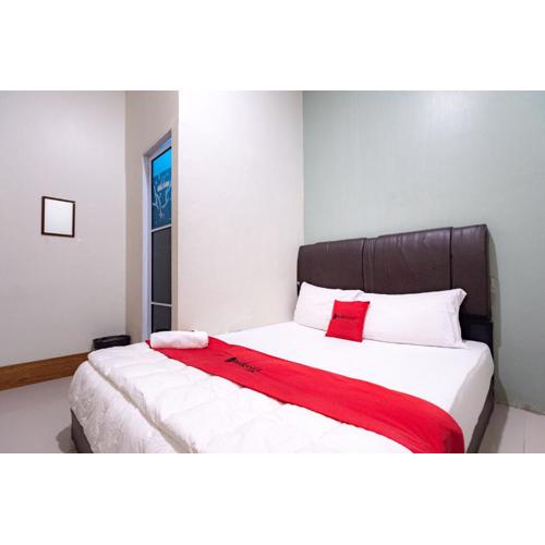 RedDoorz near Hang Nadim Batam Airport
