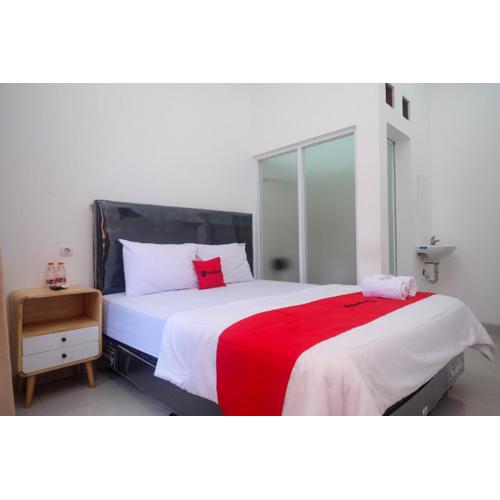 RedDoorz near INSTIPER Yogyakarta