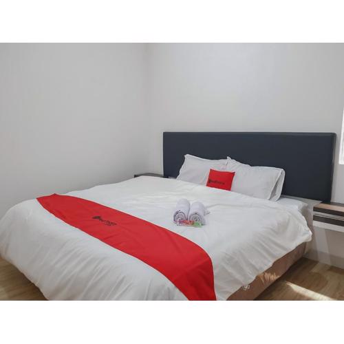 RedDoorz near Istana Plaza 3