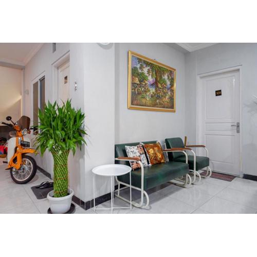 RedDoorz near Jalan Adi Sucipto Solo