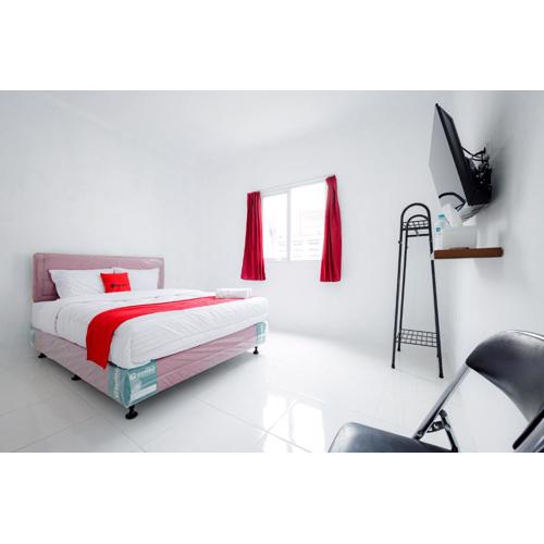 RedDoorz near Jalan Cikini