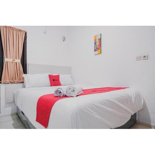 RedDoorz near Jalan Soeprapto Bengkulu