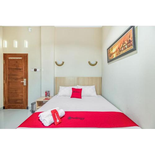 RedDoorz near Jogja National Museum