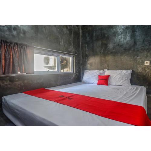 RedDoorz near Jumbo Mall Sragen