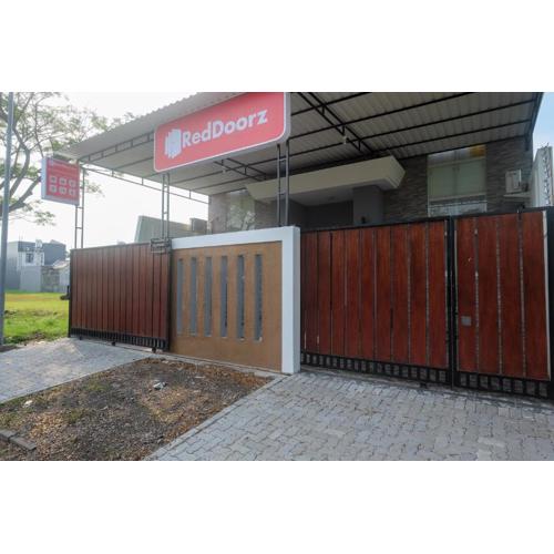 RedDoorz near Kawasan Bandara Ahmad Yani Semarang 2