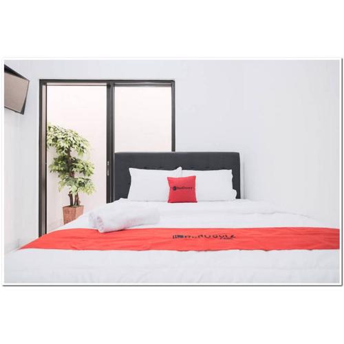 RedDoorz near Kota Tua 2