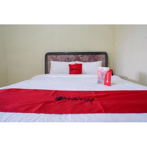 RedDoorz near Lippo Plaza Buton