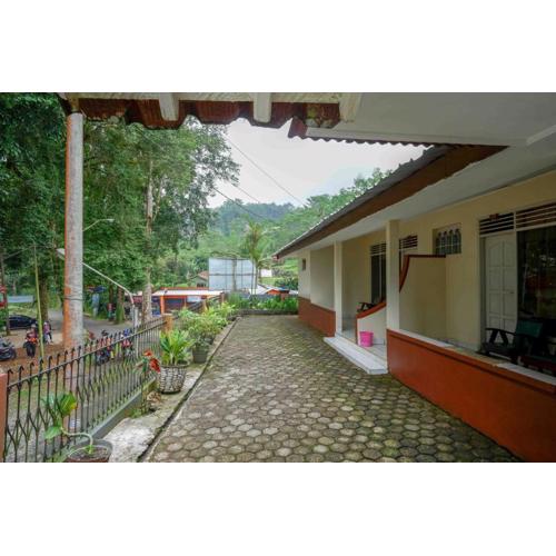 RedDoorz near Lokawisata Baturaden 2