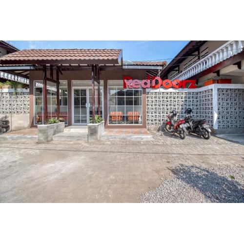 RedDoorz near Malioboro Tugu Station Jogja 2