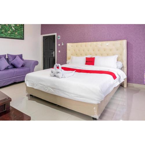 RedDoorz near Manhattan Times Square Medan 2