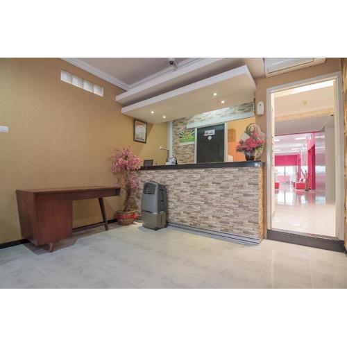 RedDoorz near MT Haryono Semarang