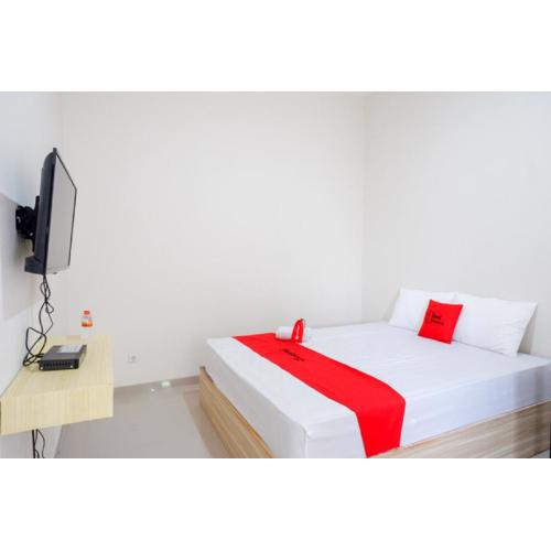 RedDoorz near Pacific Mall Tegal 2