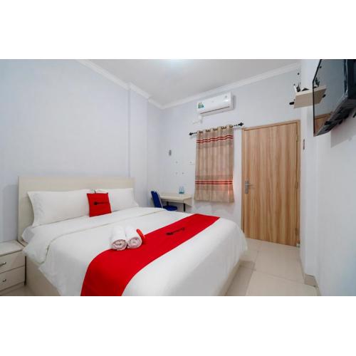 RedDoorz near Pantai Barat Pangandaran 2