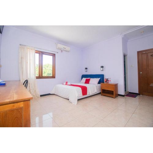 RedDoorz near Pantai Boom