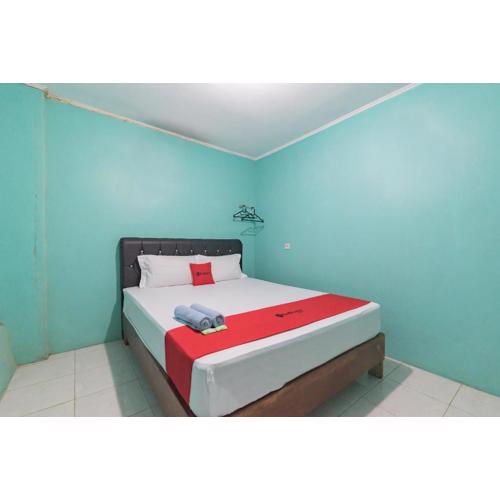 RedDoorz near Pantai Ujung Genteng