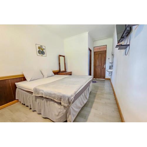 RedDoorz near Pasar Cipanas