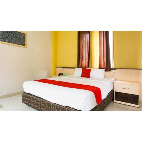 RedDoorz near Pelabuhan Jayapura