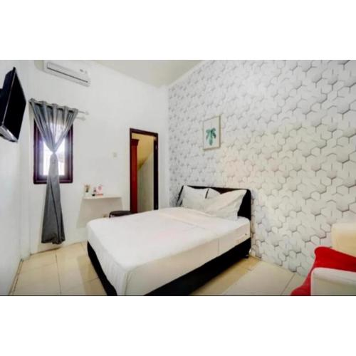 RedDoorz near Plaza Araya Malang