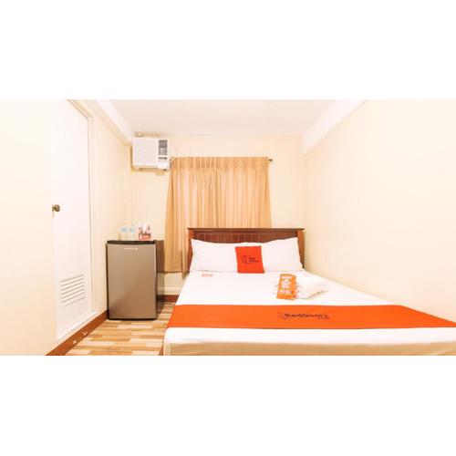 RedDoorz near PNR Espana Station