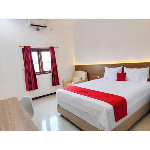 RedDoorz near Prambanan Temple