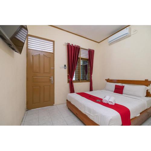 RedDoorz near RS Awal Bros Sudirman Pekanbaru
