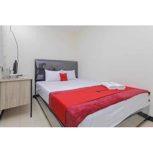 RedDoorz near RS Sari Asih Ciledug