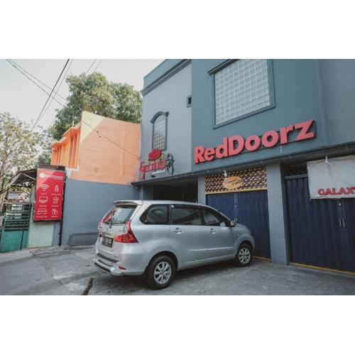 RedDoorz near RSUD Koja