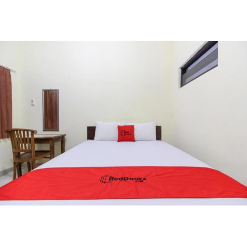 RedDoorz near Rumah Sakit Condong Catur