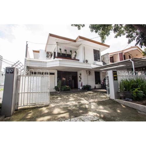 RedDoorz near Sanan Malang