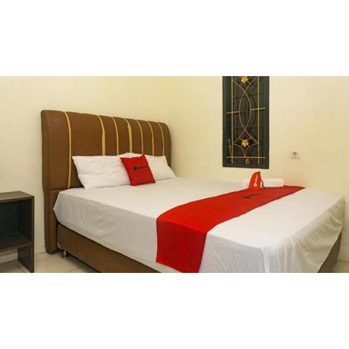 RedDoorz near Sentani Airport Jayapura