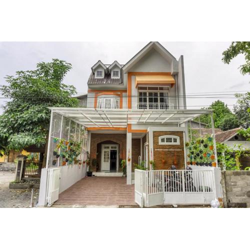 RedDoorz near Sindu Kusuma Edupark 2