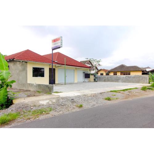 RedDoorz near Sleman City Hall 3