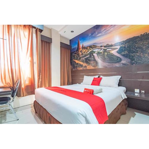 RedDoorz near Stadion Sanaman Mantikei