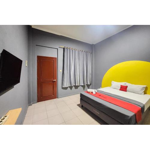 RedDoorz Near Stasiun Tanah Abang