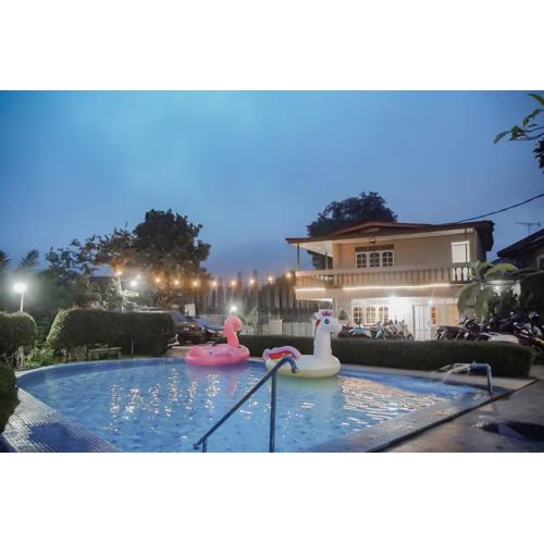 RedDoorz near Taman Safari 2