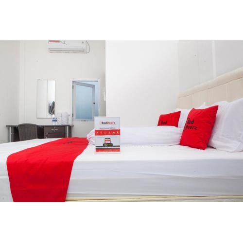 RedDoorz near Telkom Corporate University