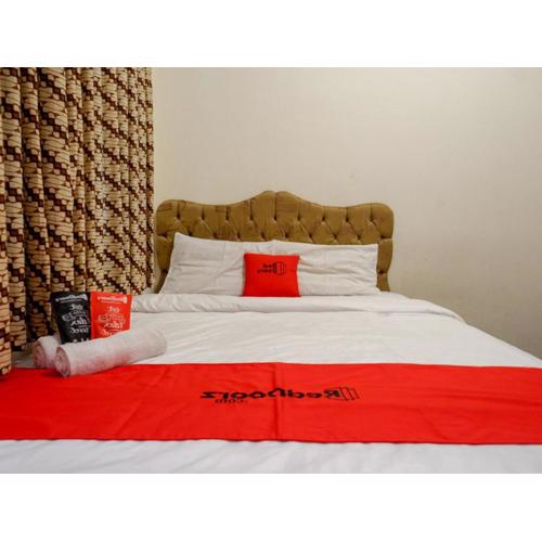 RedDoorz near Tugu Yogyakarta