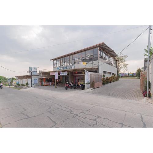 RedDoorz near Universitas Advent Indonesia