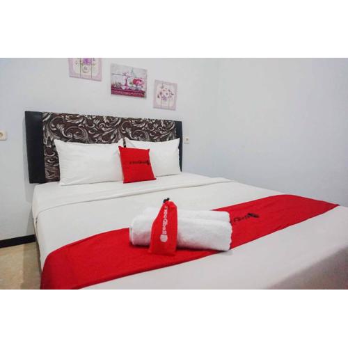 RedDoorz near Velodrome Malang 2