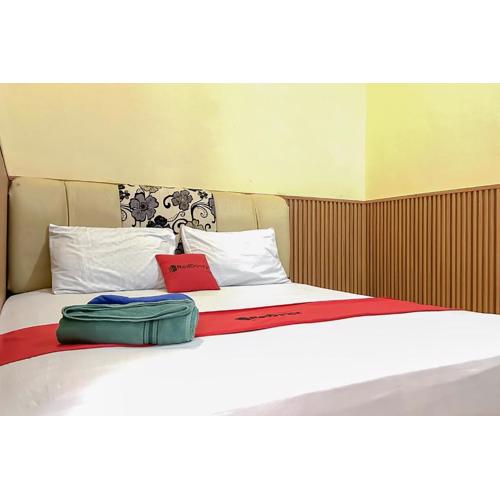 RedDoorz near Wisma Cahaya Abadi Sepinggan Airport Balikpapan