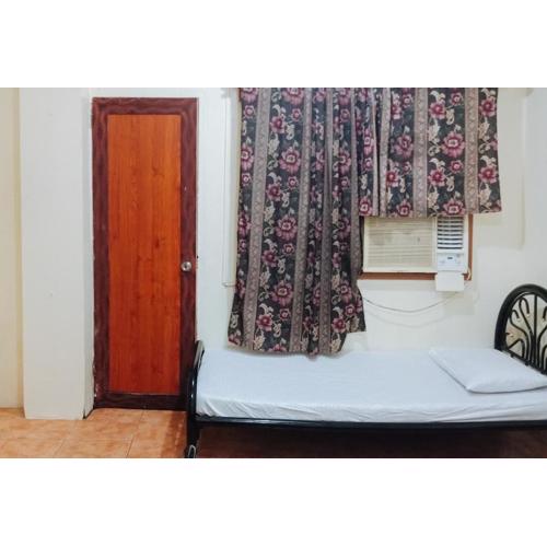 RedDoorz @ Plaza La Paz Iloilo City