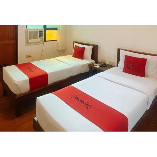 RedDoorz Plus at Balai Sofia Bed & Breakfast Batangas