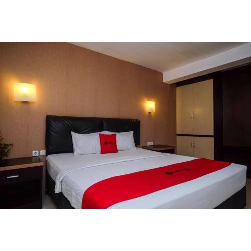 RedDoorz Plus at Grand Populer Hotel Makassar