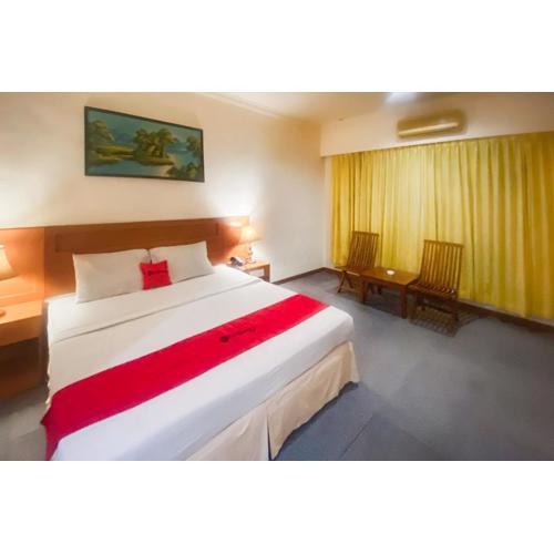 RedDoorz Plus at Plaza Hotel Tanjung Pinang