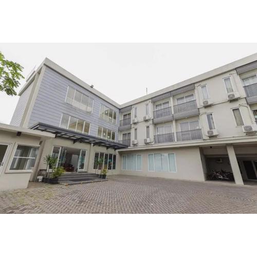 RedDoorz Plus at Riverside Malang