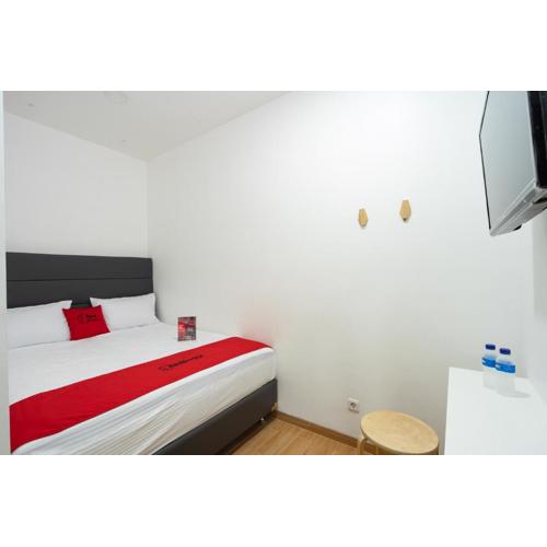 RedDoorz Plus @ Danau Sunter Utara