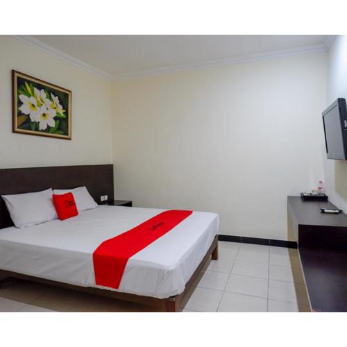 RedDoorz Plus @ Hotel Asih UNY