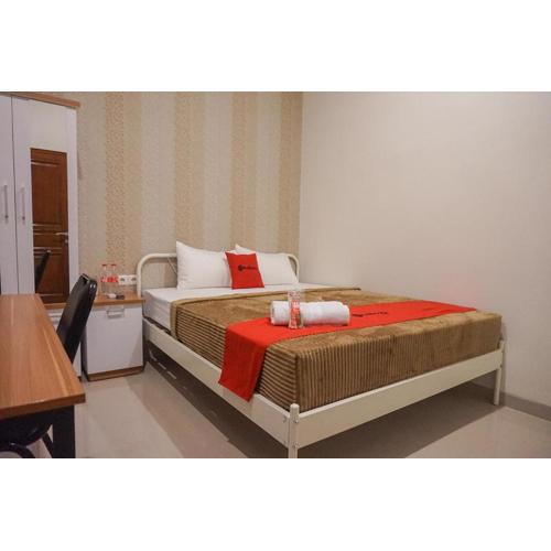RedDoorz Plus @ Karangploso