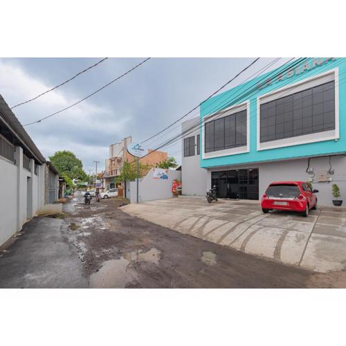 RedDoorz Plus @ La Asiana Guest House